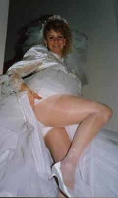Частные фото сексуальных голых невест с волосатыми кисками